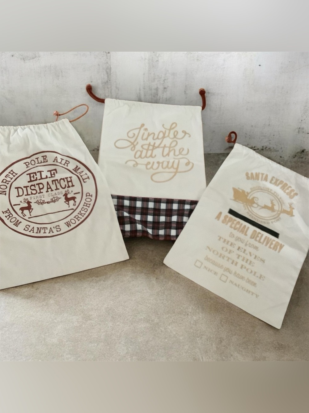 BNWOT Set of 3 Holiday Canvas Drawstring Gift Bags